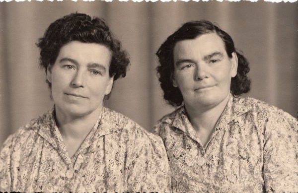 Albertine Joffrette et sa soeur Odette Eglantine